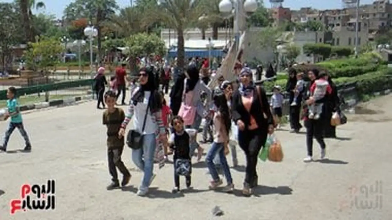 تحول مقالب القمامة العشوائية إلى متنزهات ملكية في تلال الفسطاط خلال عيد الربيع